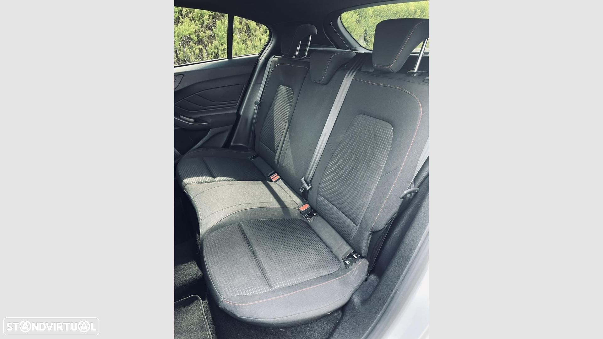 Ford Focus 1.0 EcoBoost MHEV ST-Line - 13