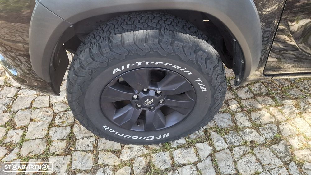 Toyota Hilux 2.4 D-4D 4WD Tracker - 11