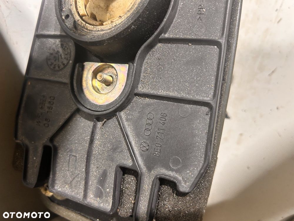 Lewarek wybierak 5B mieszek gałka Audi A4 B6/B7 8E0 711 406 - 3