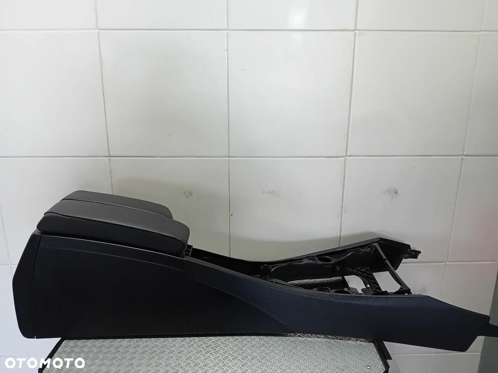 podłokietnik tunel skóra BMW E90-91 2008 - 2