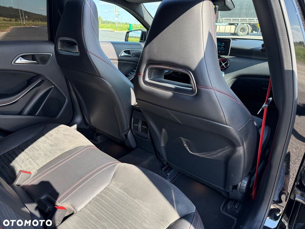 Mercedes-Benz Klasa A 250 4-Matic Sport - 15