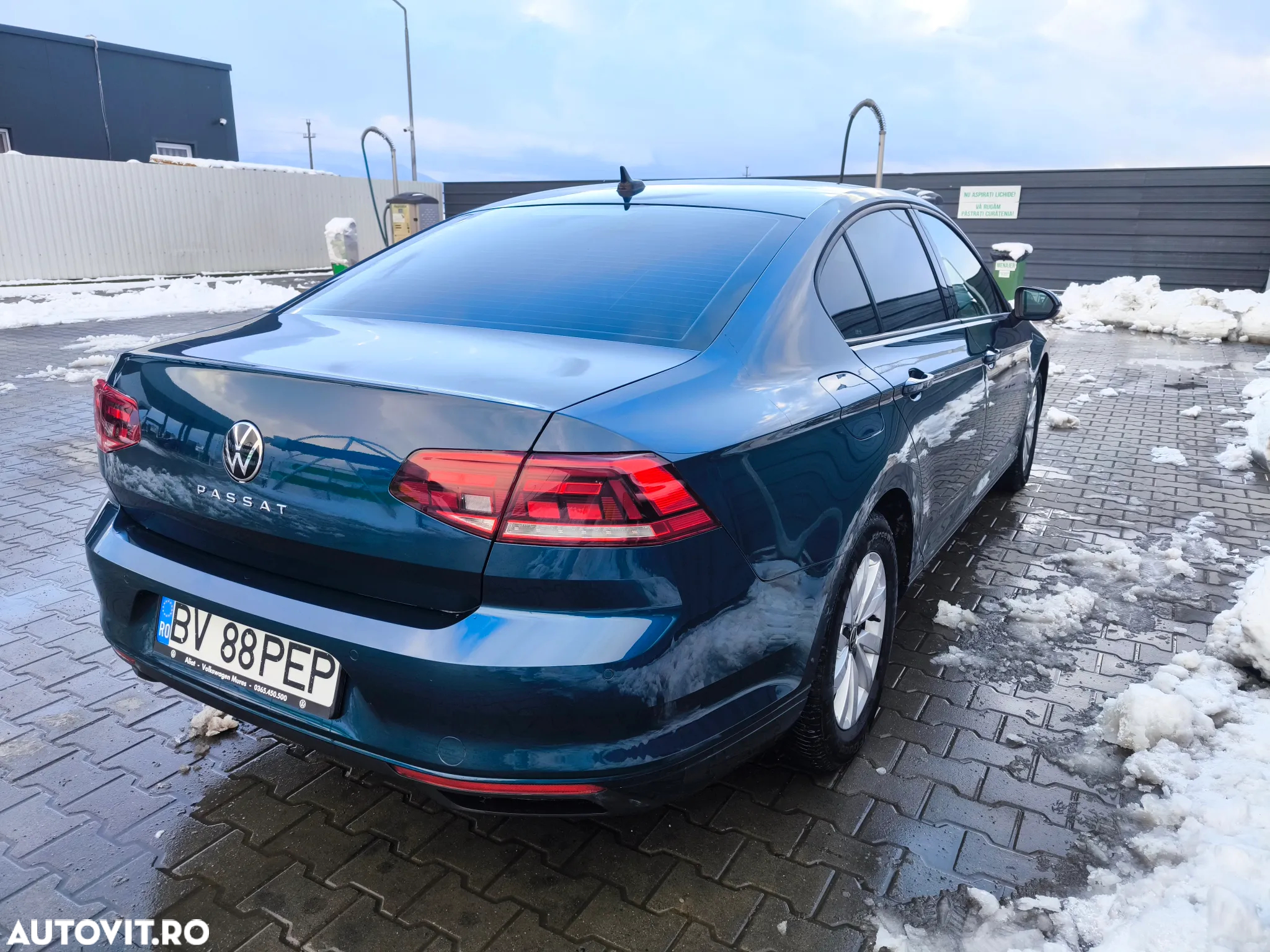 Volkswagen Passat - 11