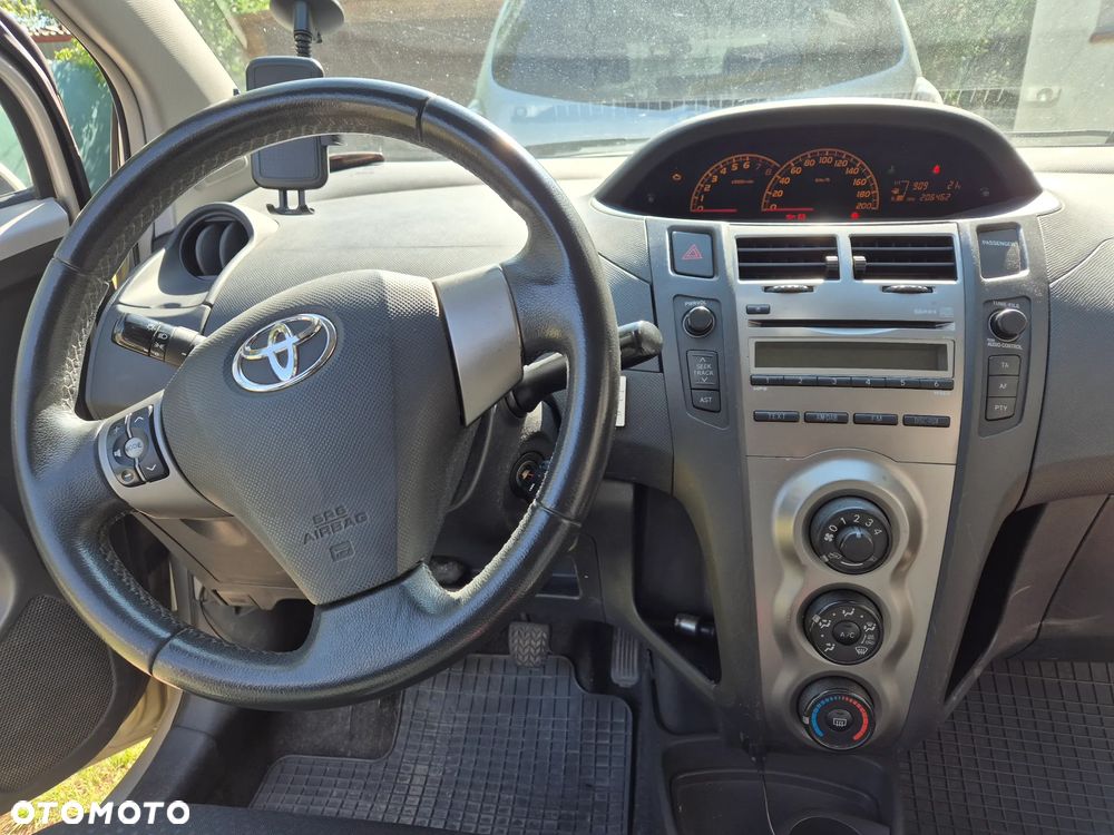 Toyota Yaris 1.33 Luna - 12