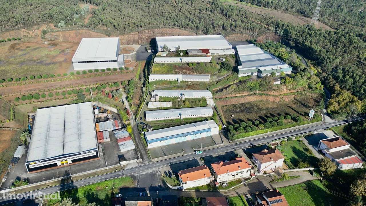 Lote 12.750 m² com 5 Armazéns | Acesso imediato à A41 | Oportunidade Ú - Grande imagem: 4/16