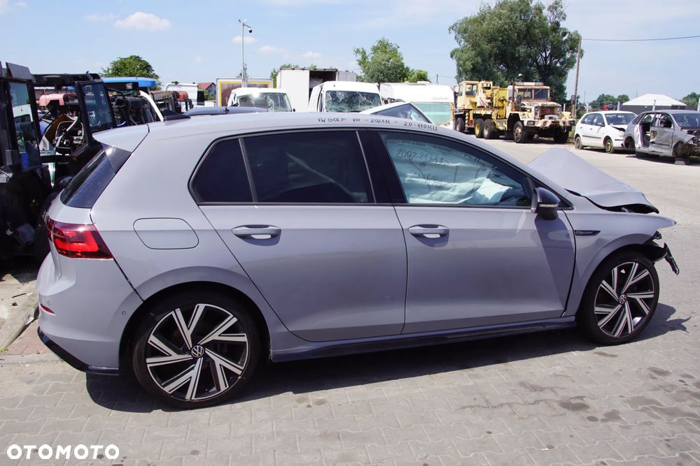 Auto na części - Volkswagen Golf VIII R-Line 1.5 eTSI 150 KM DYFA UUF LA7C 2021R Silnik Skrzynia Drzwi Błotnik Zdezak Klapa Lampa Lusterko Klamka Szyba Deska Kokpit Sterownik Moduł Czujnik Licznik Wyświetlacz Panel Kierownica - 8