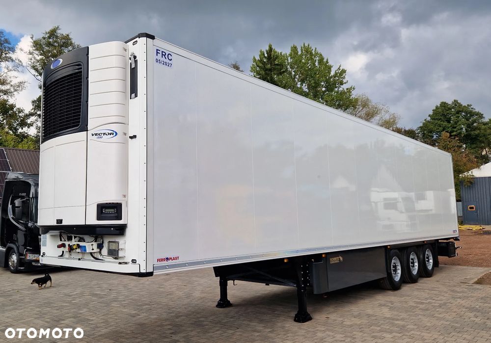 Schmitz Cargobull * CHŁODNIA * OŚ PODNOSZONA * 4 RYGLE * - 5