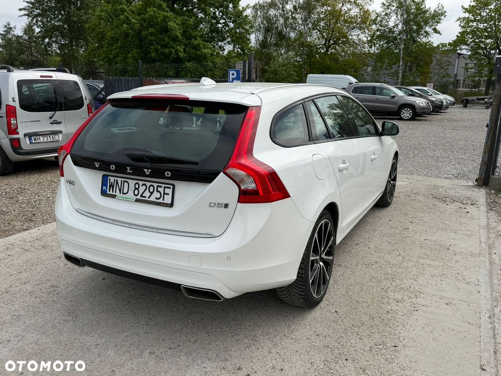 Volvo V60 D6 AWD Plug-in Hybrid Summum - 7