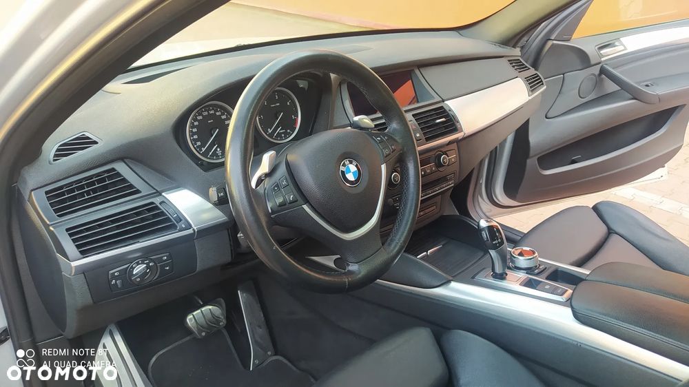 BMW X6 xDrive40d - 33