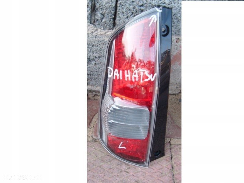 daihatsu sirion LAMPA TYŁ LEWA - 1