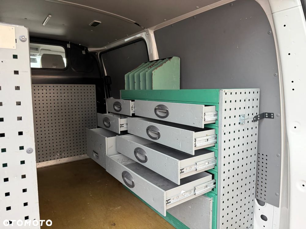 Volkswagen Transporter T5 Warsztat L1H1 - 13