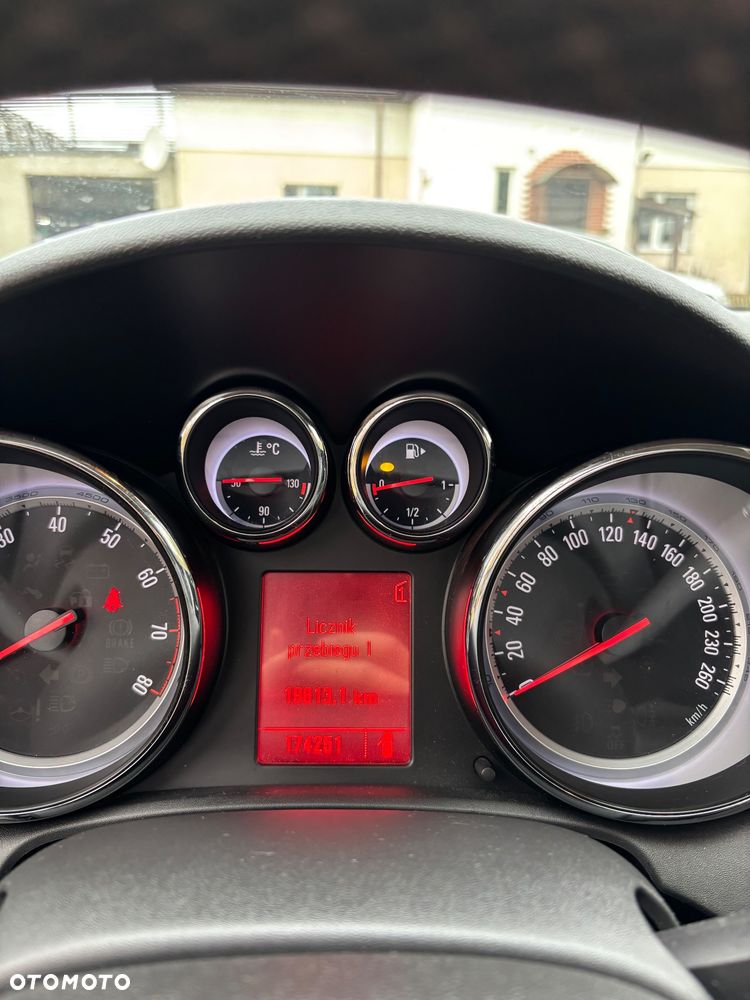 Opel Astra 1.4 T Cosmo - 9