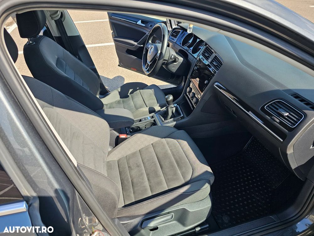 Volkswagen Golf - 26