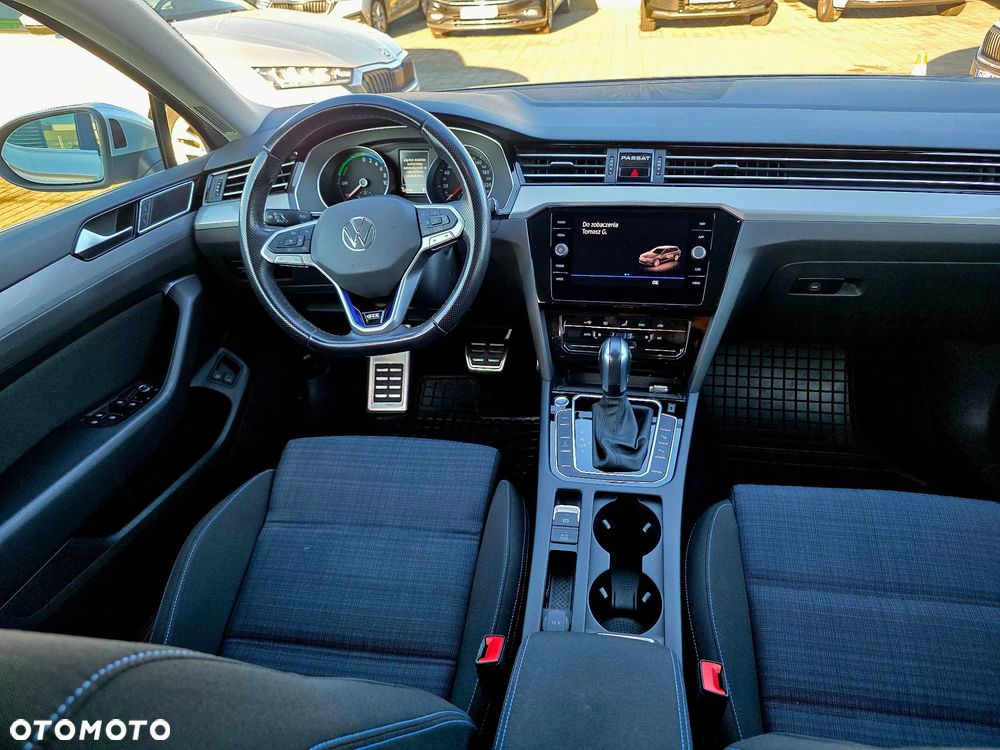 Volkswagen Passat - 12