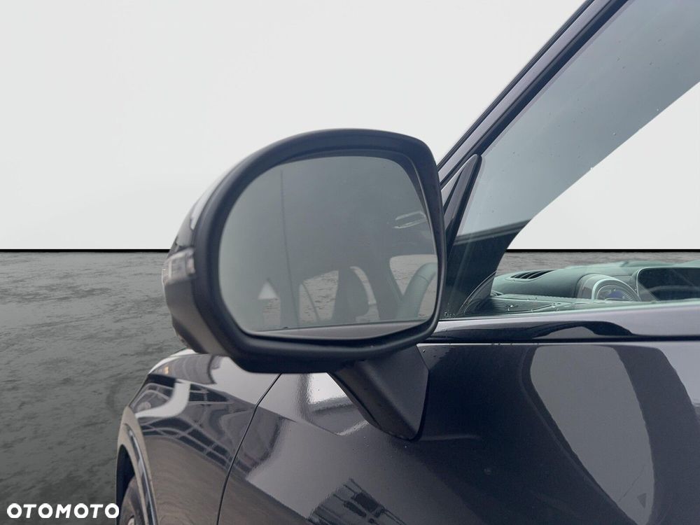 Mercedes-Benz GLC - 12