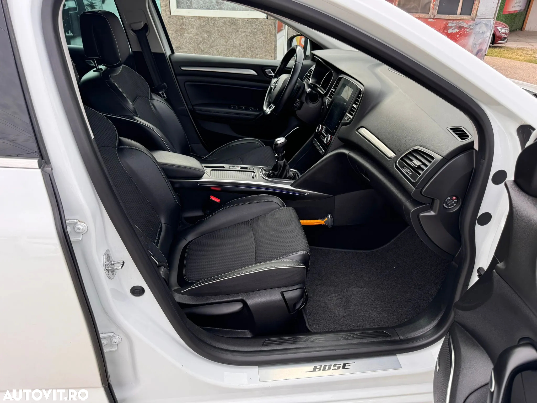 Renault Megane Grandtour ENERGY dCi 110 Start & Stopp Bose Edition - 16