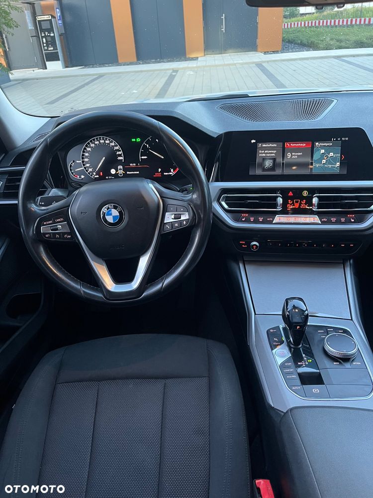 BMW Seria 3 318d - 8