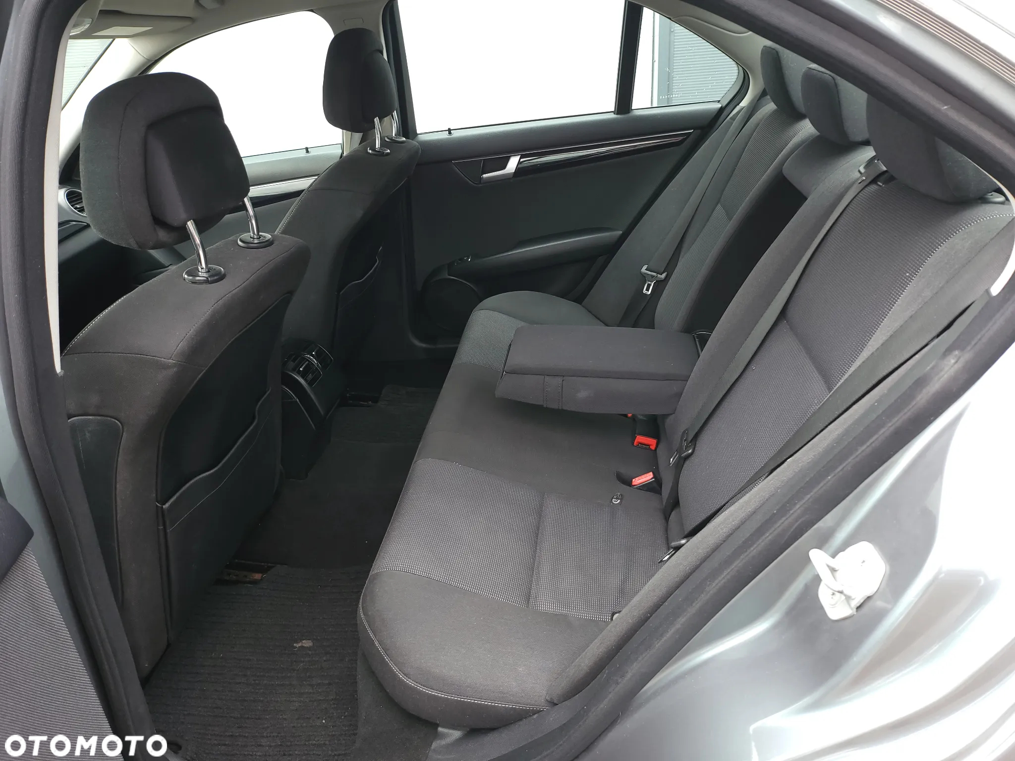 Mercedes-Benz Klasa C 220 CDI BlueEff Edition Elegance - 27