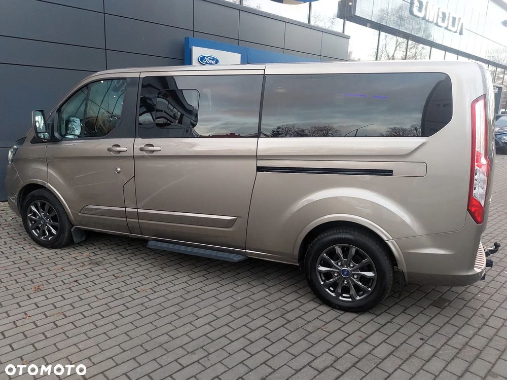 Ford Tourneo Custom - 33