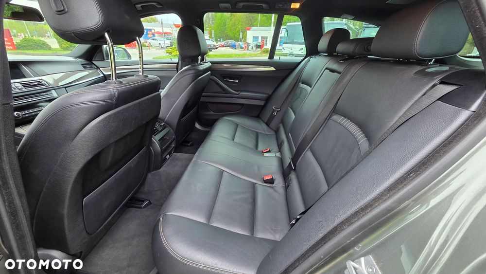 BMW Seria 5 530d Sport-Aut Modern Line - 19
