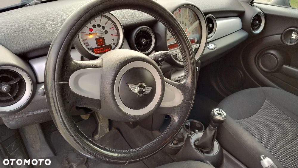 MINI Cooper Standard - 17
