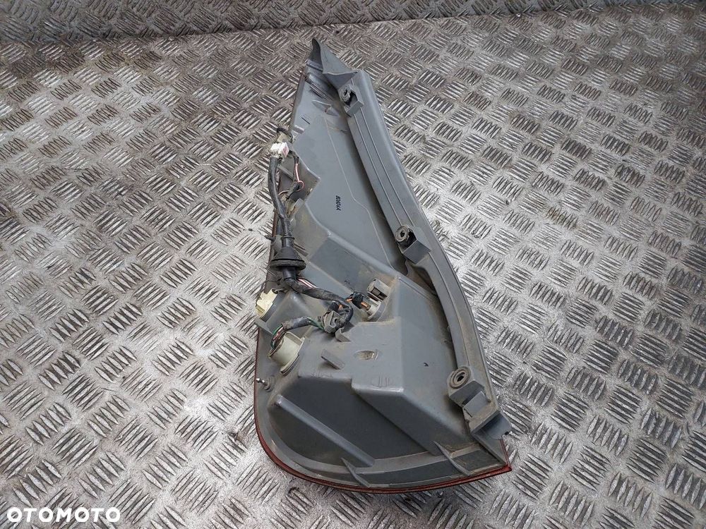 LAMPA PRAWY TYŁ HYUNDAI I30 I KOMBI - 2