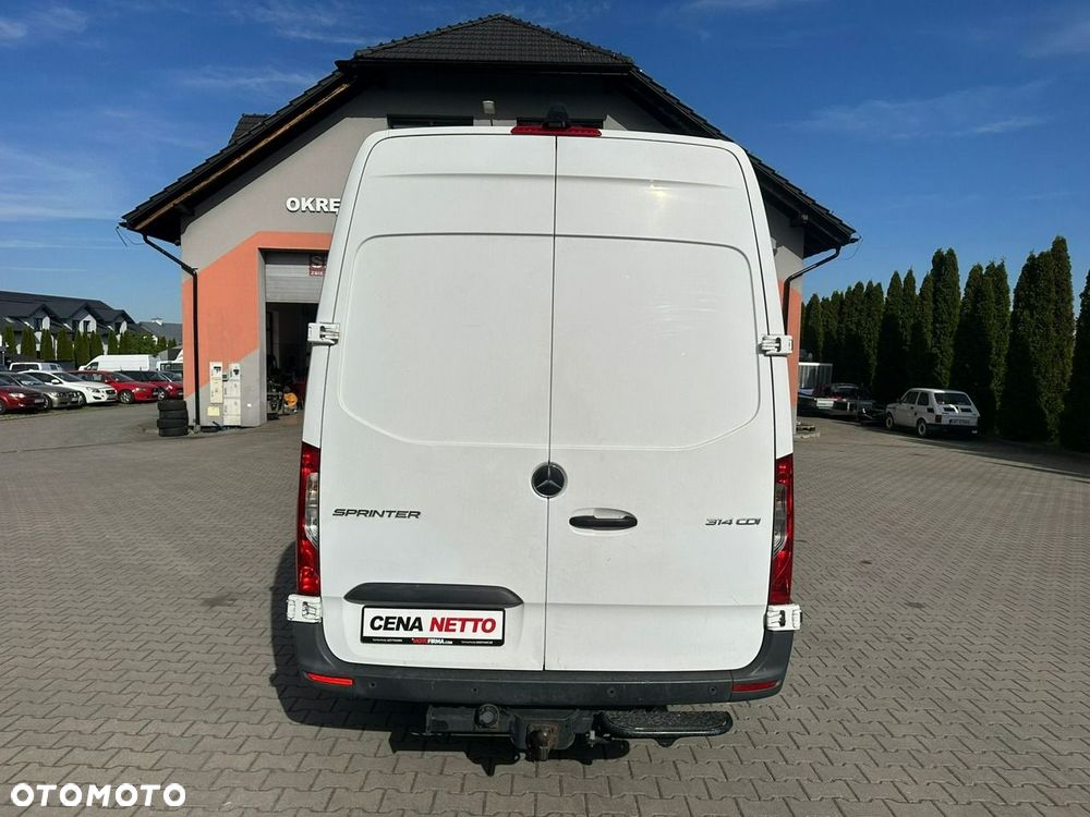 Mercedes-Benz Sprinter - 6