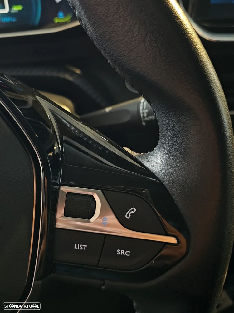 Peugeot e-208 Allure - 9