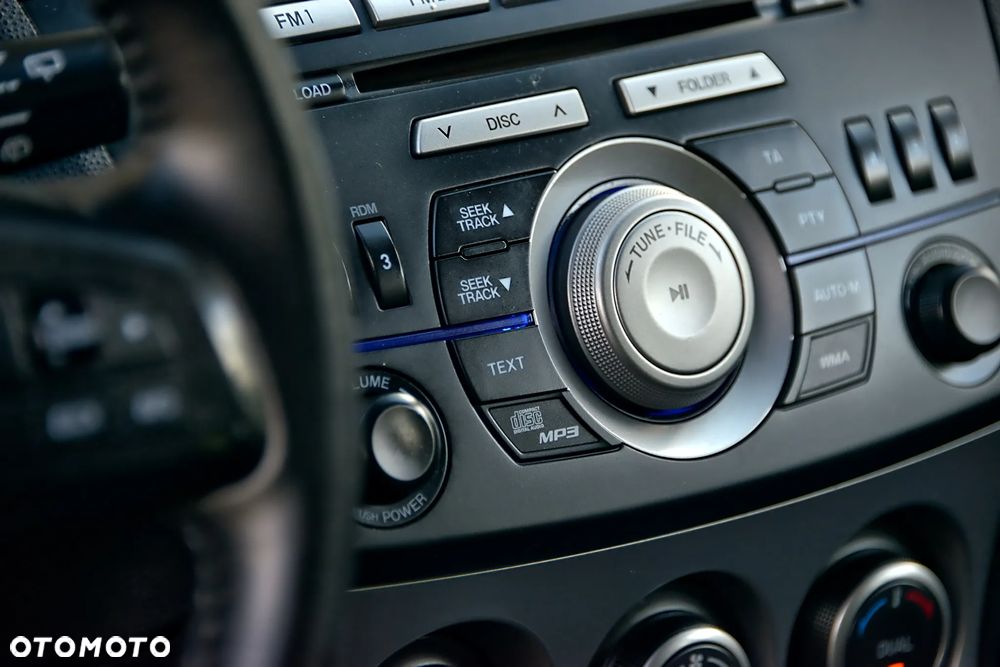 Mazda 3 1.6 Exclusive + - 23