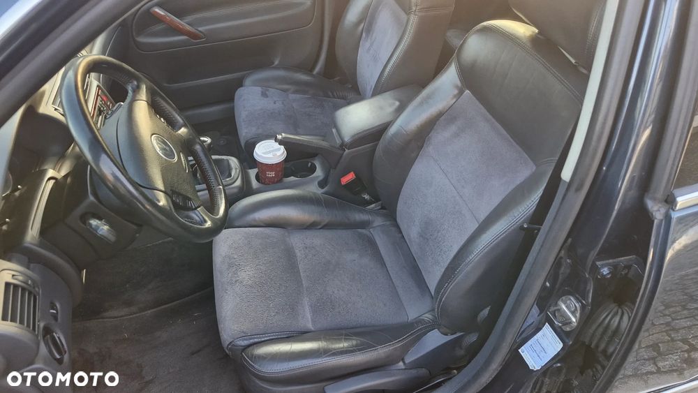 Volkswagen Passat 1.9 TDI Exclusive - 12