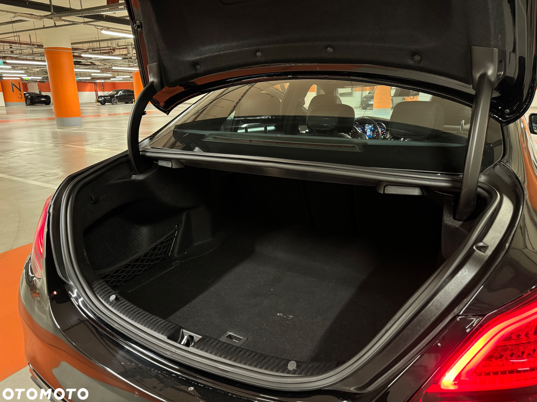 Mercedes-Benz Klasa C 300 9G-TRONIC - 27