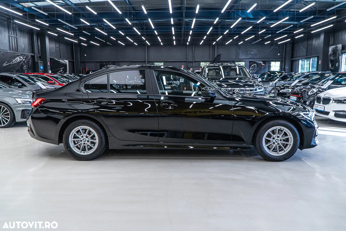 BMW Seria 3 318d Aut. Sport Line - 19
