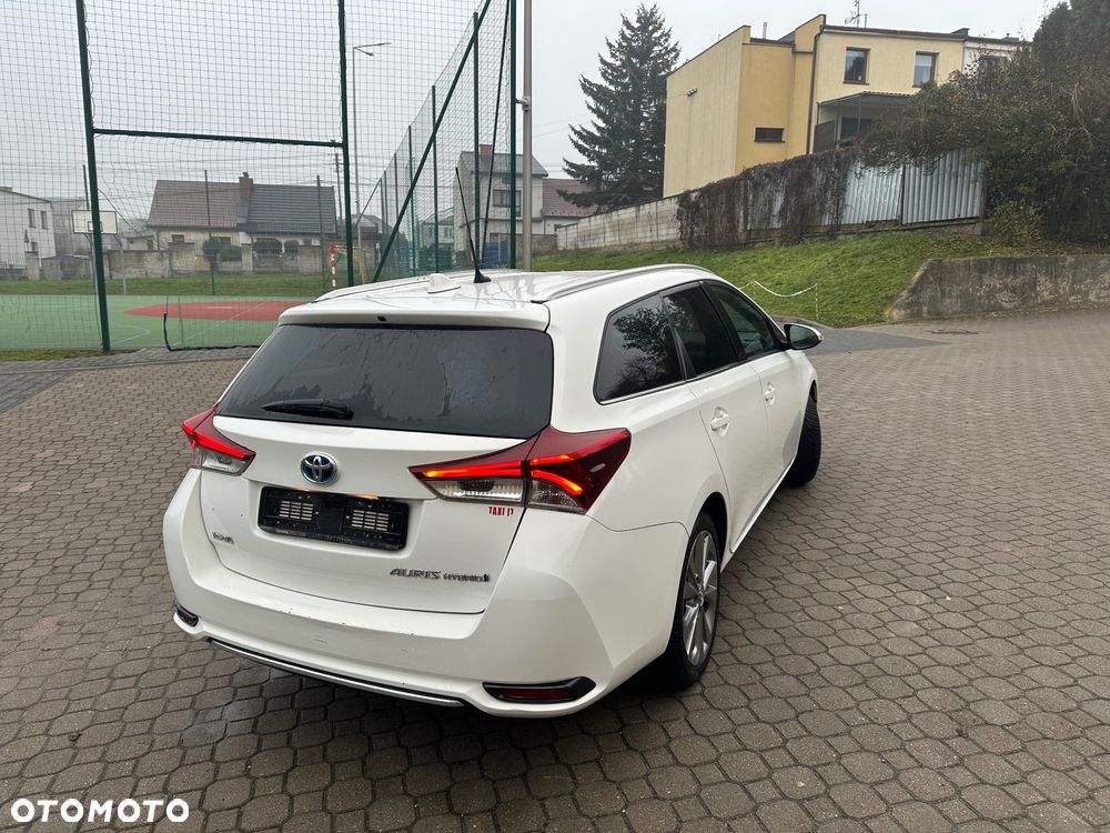 Toyota Auris 1.8 HSD Sol - 6