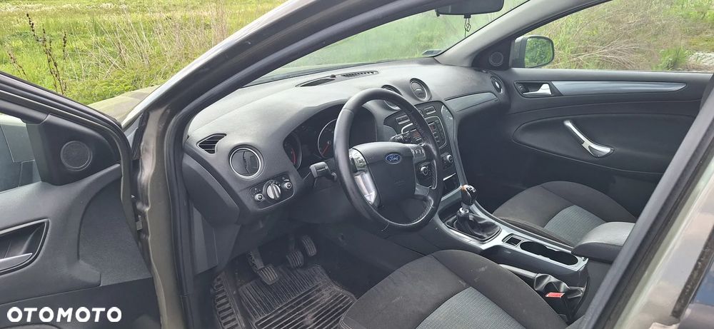 Ford Mondeo - 9