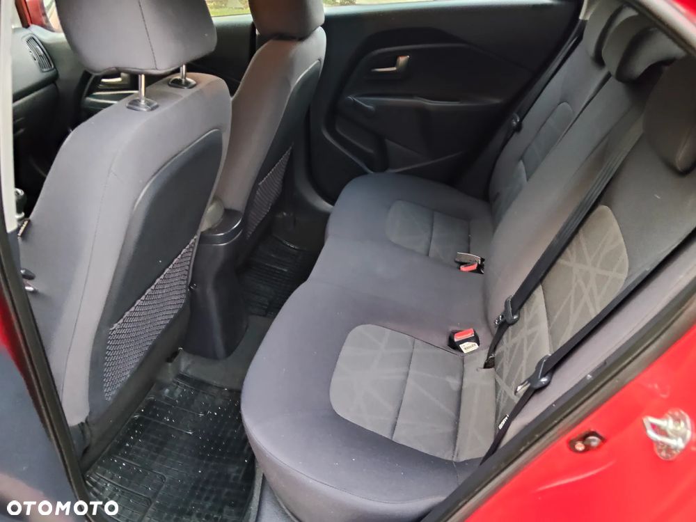 Kia Rio 1.2 Attract - 33