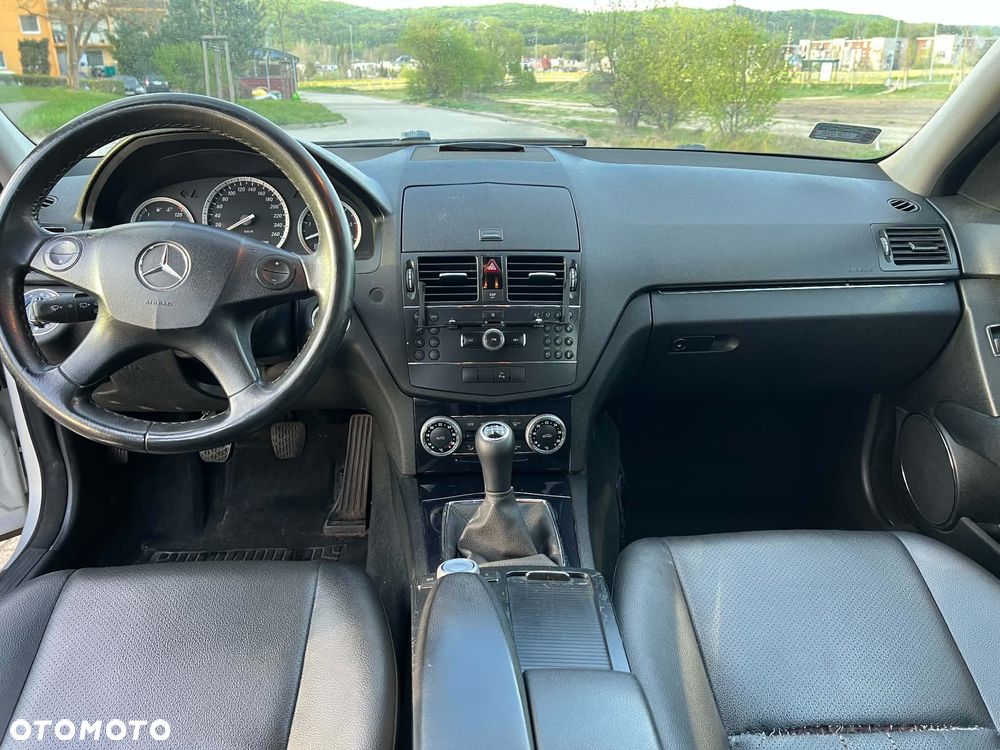 Mercedes-Benz Klasa C 200 CDI Elegance - 18