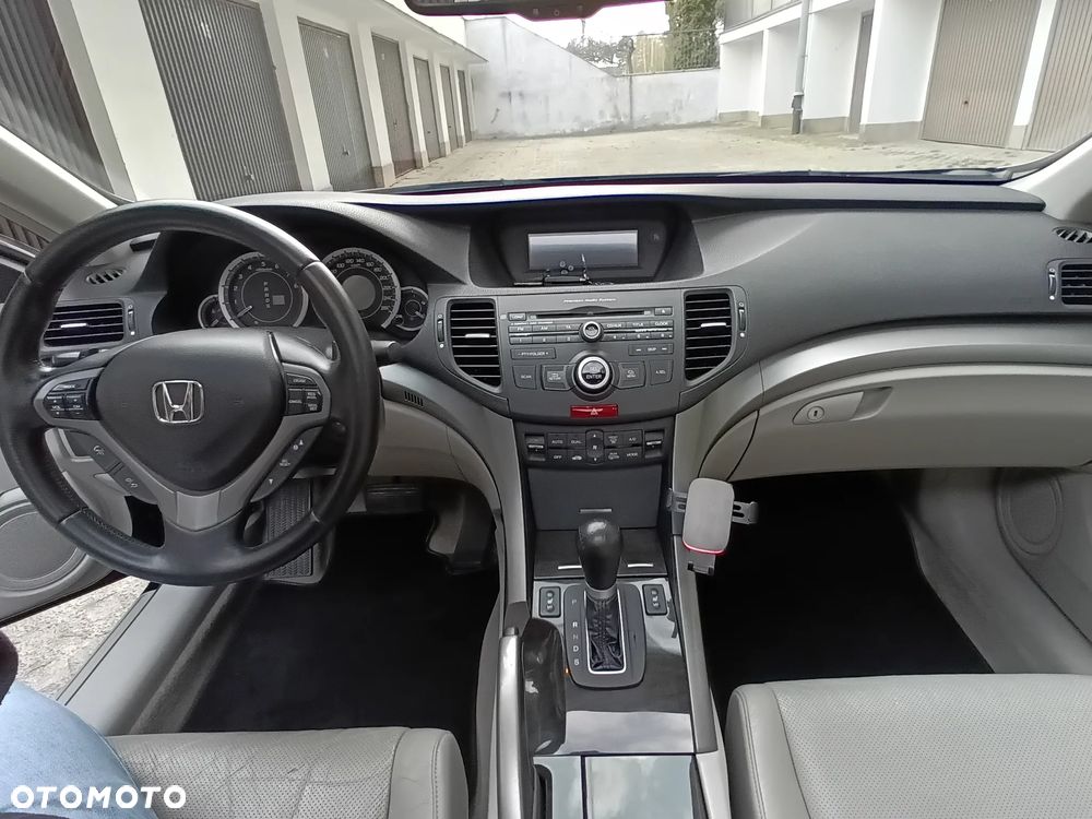 Honda Accord 2.4 Executive - 24