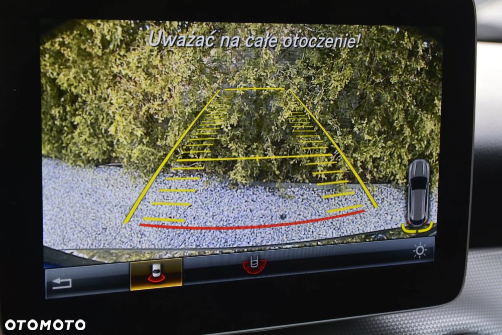 Mercedes-Benz GLA 200 7G-DCT AMG Line - 11