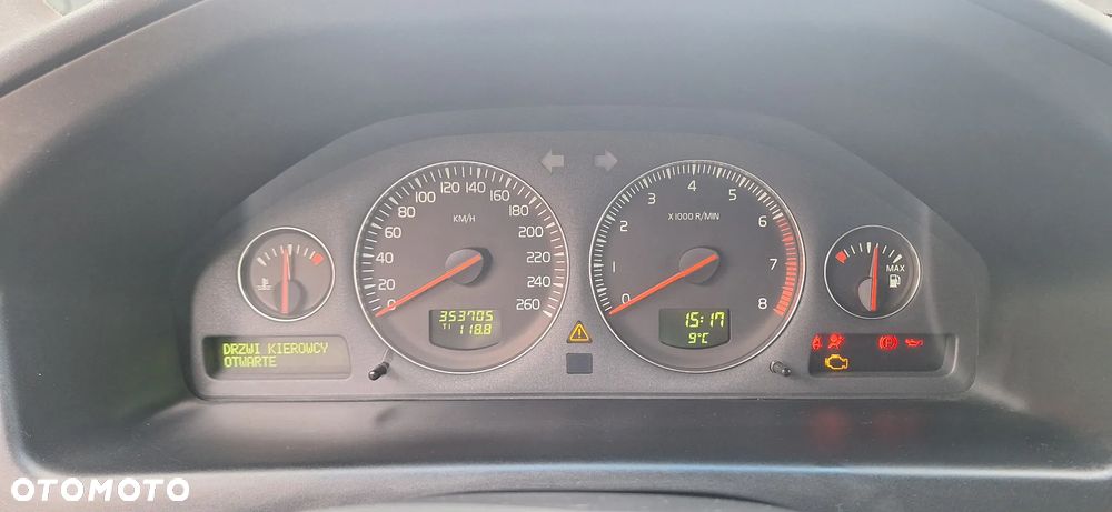 Volvo V70 2.5 T Momentum - 13