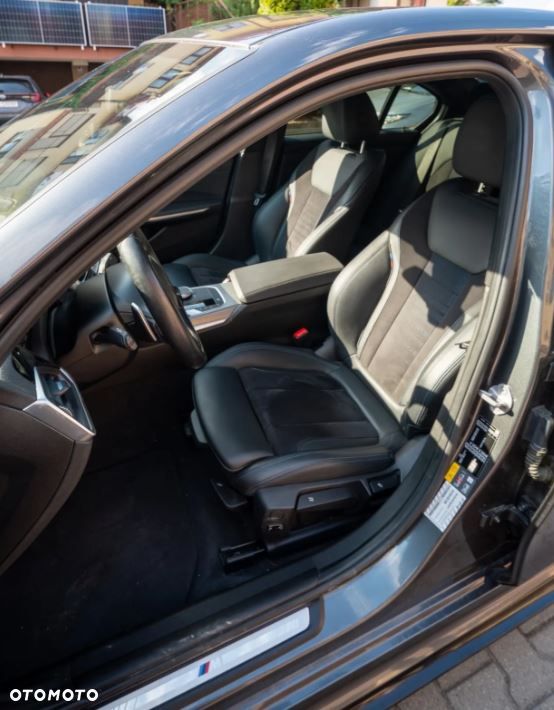 BMW Seria 3 330e M Sport - 8