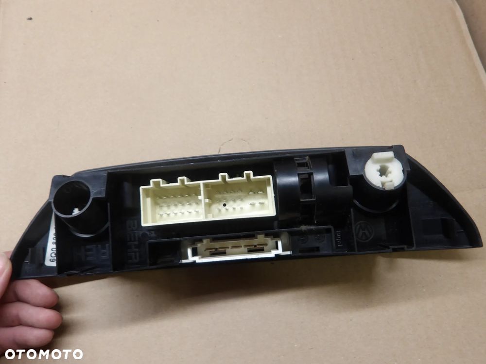 VW POLO IV 9N 3D 1.4B PANEL NAWIEWU KLIMATYZACJI 6Q0820075C - 2