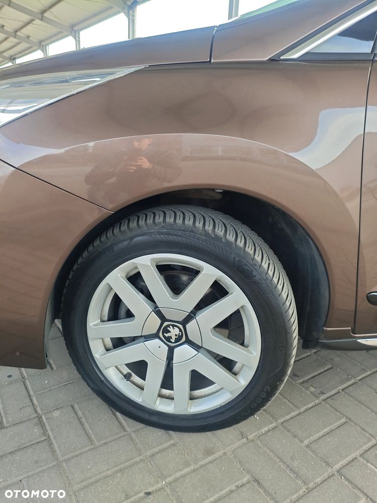 Peugeot 3008 Hybrid4 - 27