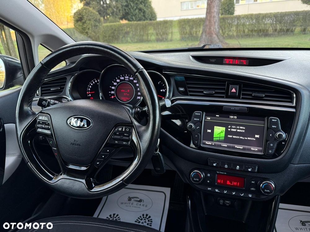 Kia Ceed 1.6 GDI Dream Team Edition - 29