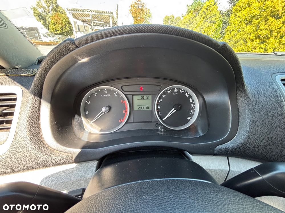 Skoda Fabia 1.6 16V Style - 10