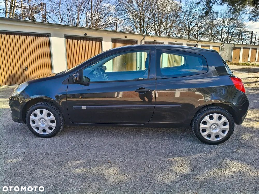 Renault Clio 1.2 16V Authentique - 4