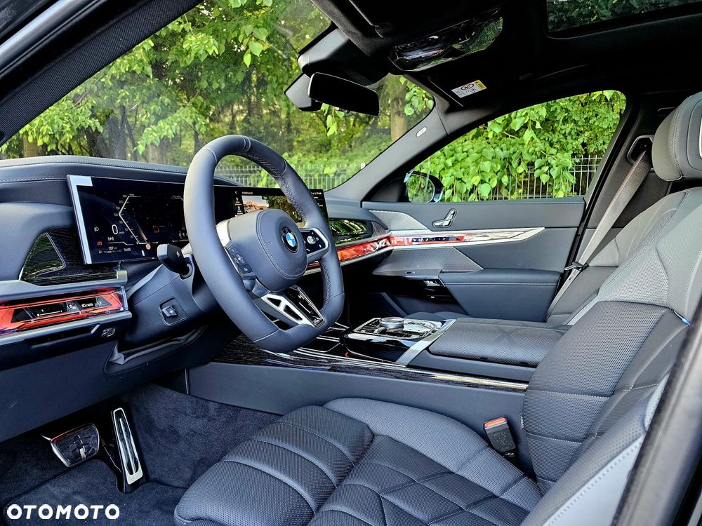 BMW Seria 7 - 17