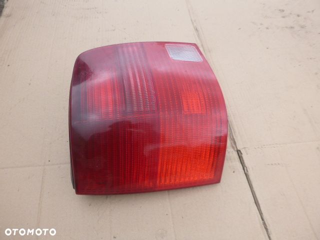 LAMPA LEWY TYŁ LEWA TYLNA VOLKSWAGEN PASSAT B5 KOMBI 96-00 - 2