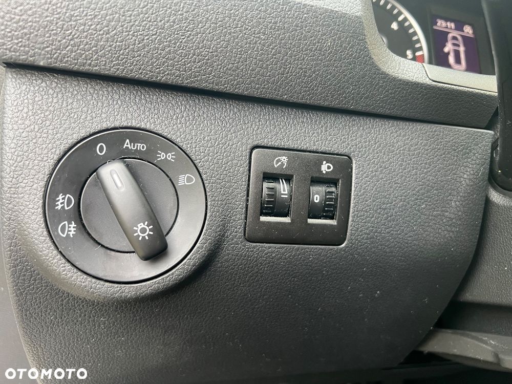 Volkswagen Caddy Maxi 2.0 TDI Comfortline DSG - 27