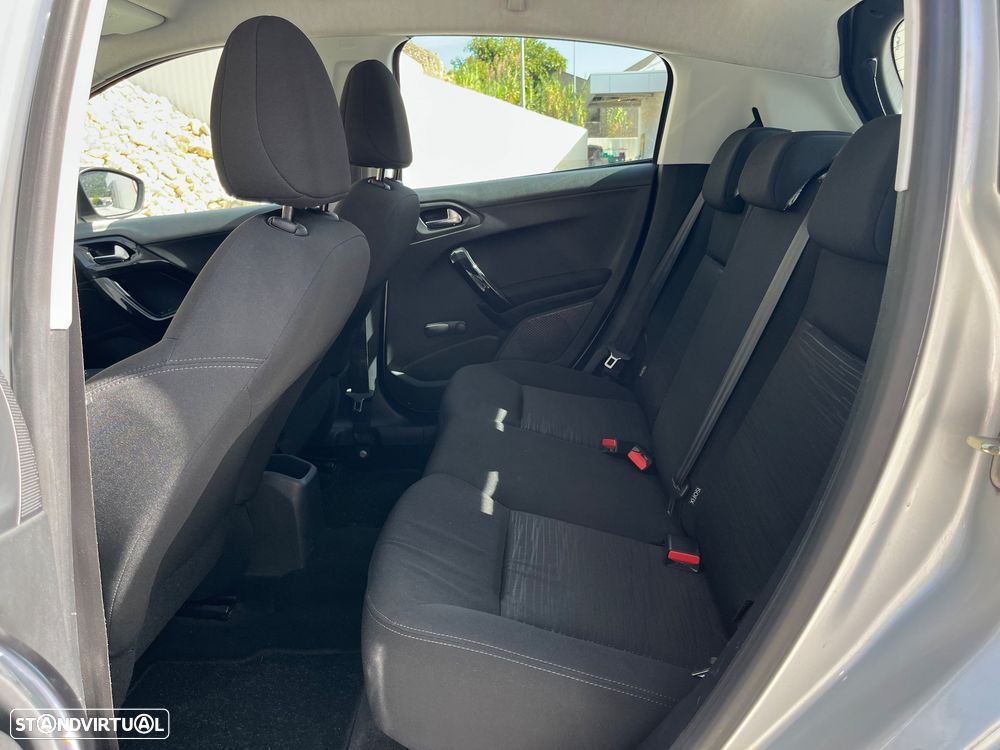 Peugeot 208 1.2 VTi Access - 39