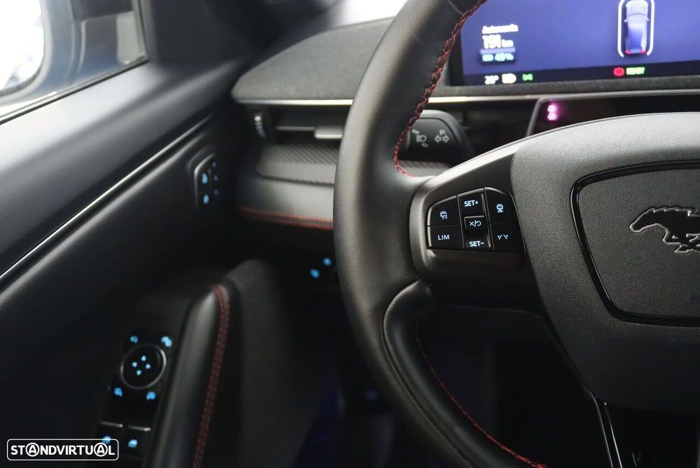 Ford Mustang Mach-E AWD PREMIUM - 10