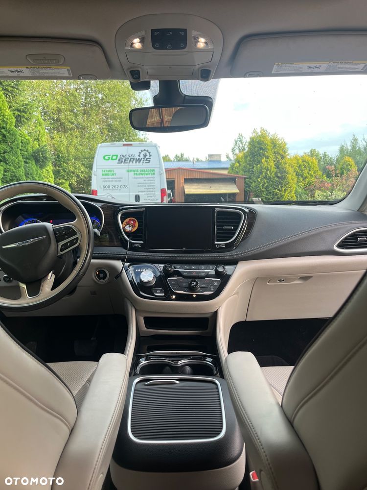 Chrysler Pacifica - 15